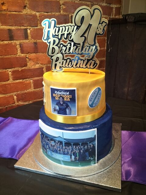 21st Birthday Cake